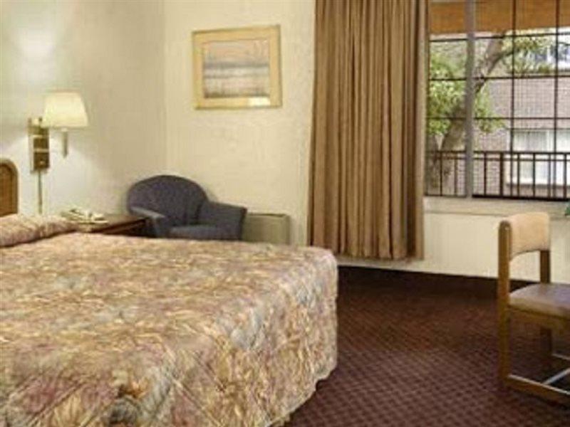 Rodeway Inn & Suites เดนเวอร์ ห้อง รูปภาพ